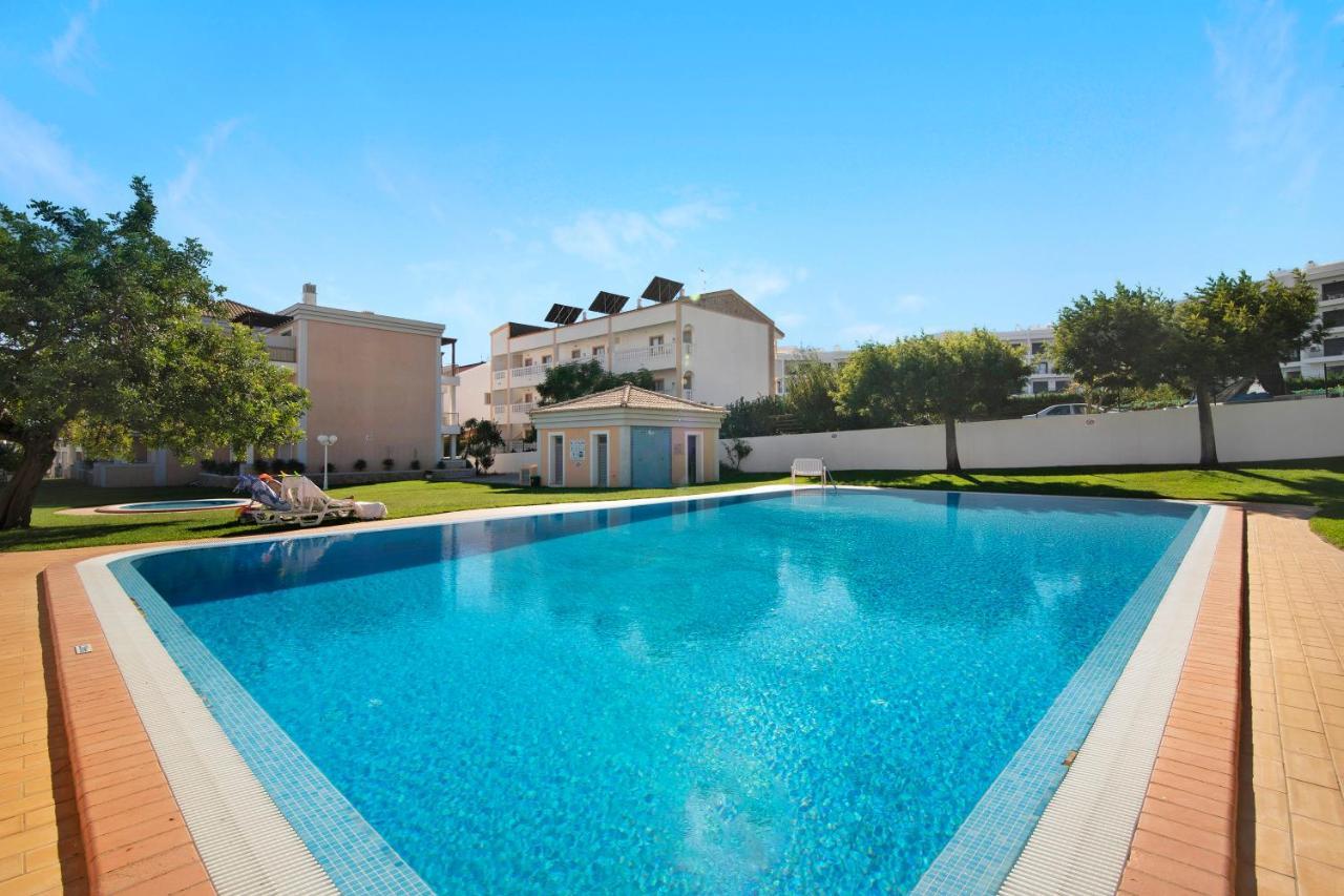 Apartamento Agua Brisa アルブフェイラ エクステリア 写真